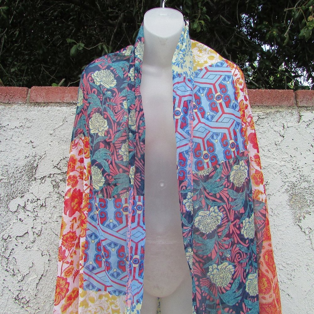 Patchwork print viscose tassels shawl 72"X42" - Picture 3 of 5